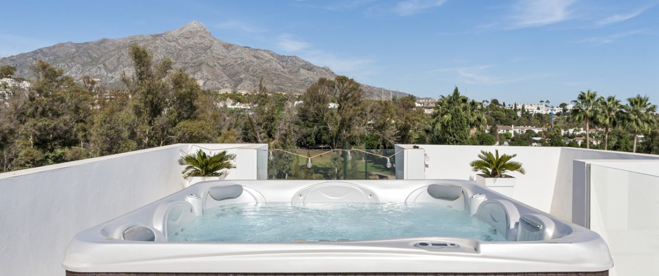 Resale - Villa - Marbella - Nueva Andalucía