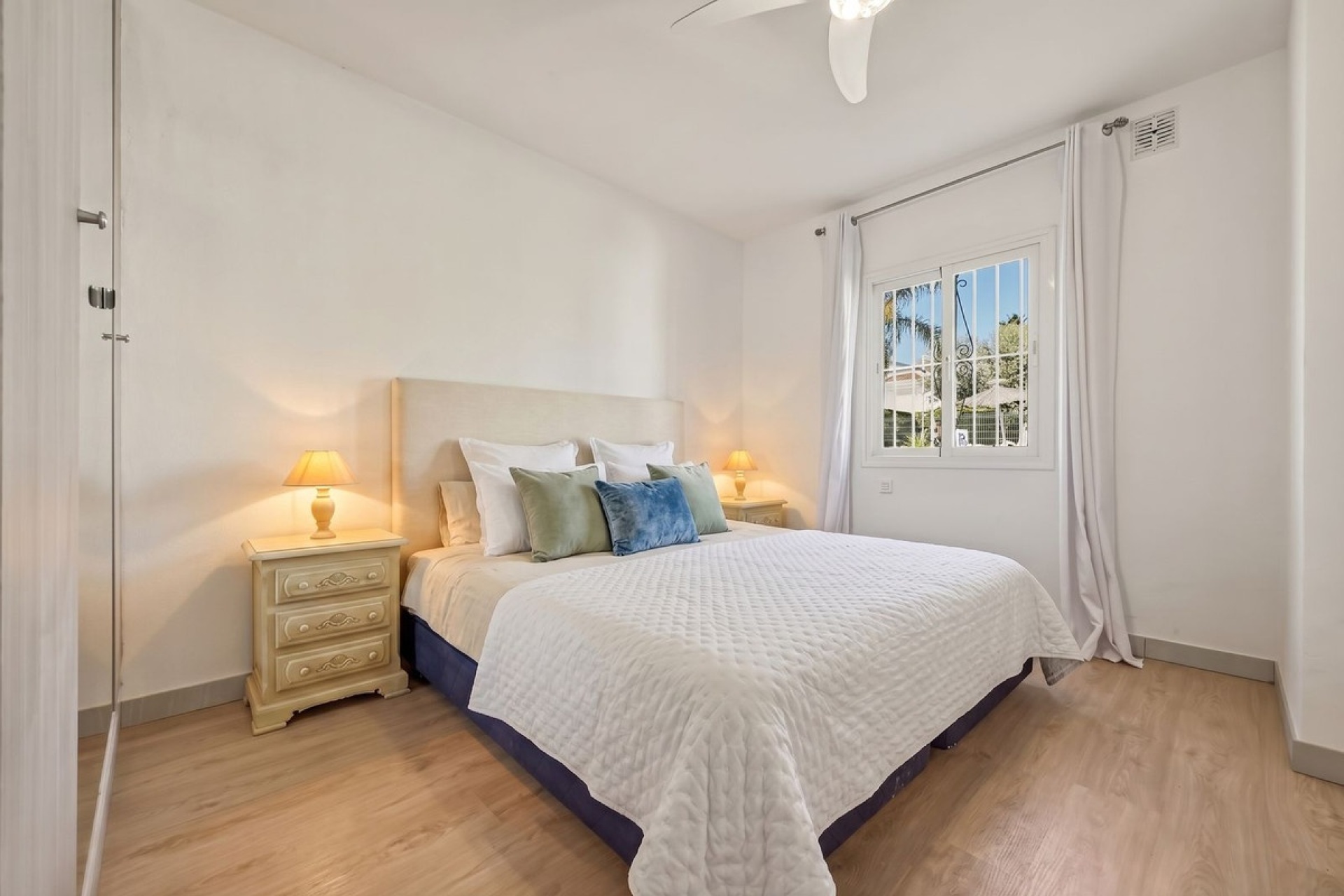 Resale - Villa - Marbella - Nueva Andalucía