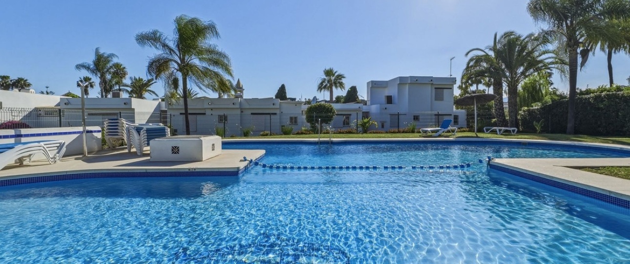 Resale - Villa - Marbella - Nueva Andalucía