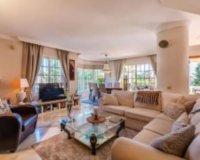 Resale - Villa - Marbella - Nueva Andalucía