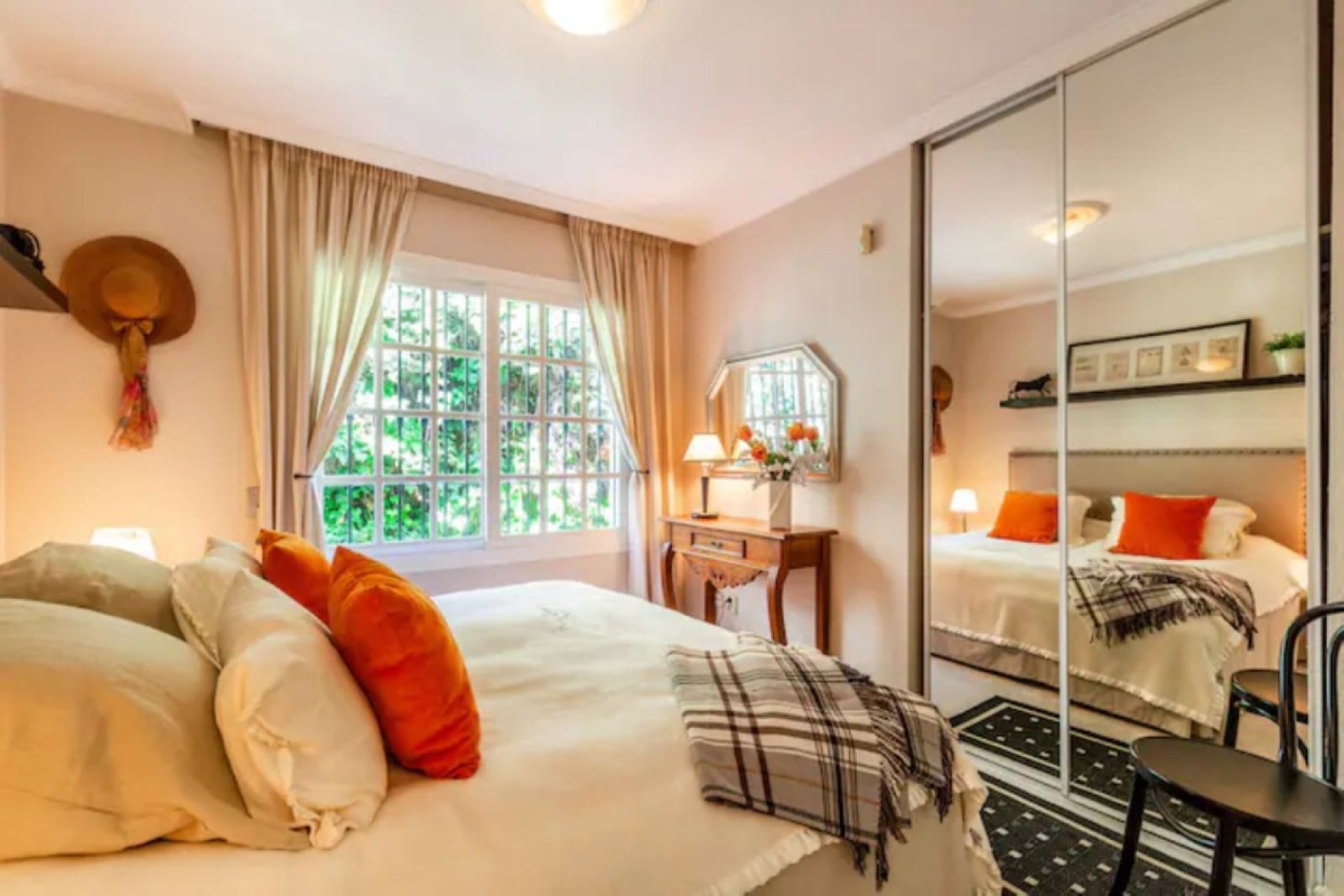 Resale - Villa - Marbella - Nueva Andalucía