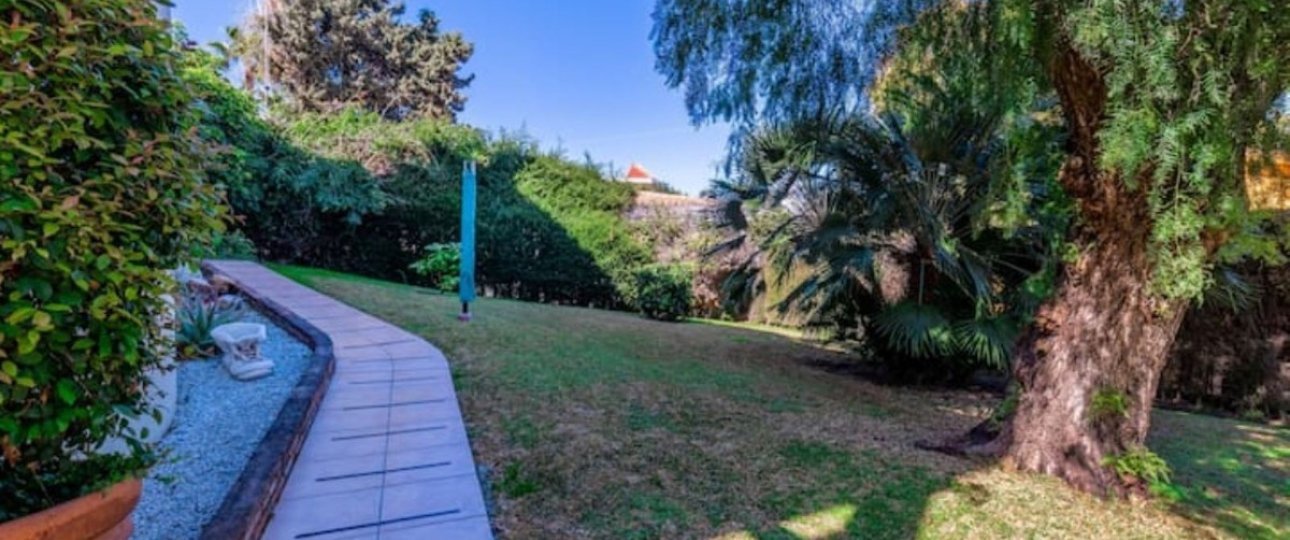 Resale - Villa - Marbella - Nueva Andalucía