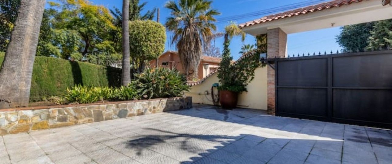 Resale - Villa - Marbella - Nueva Andalucía