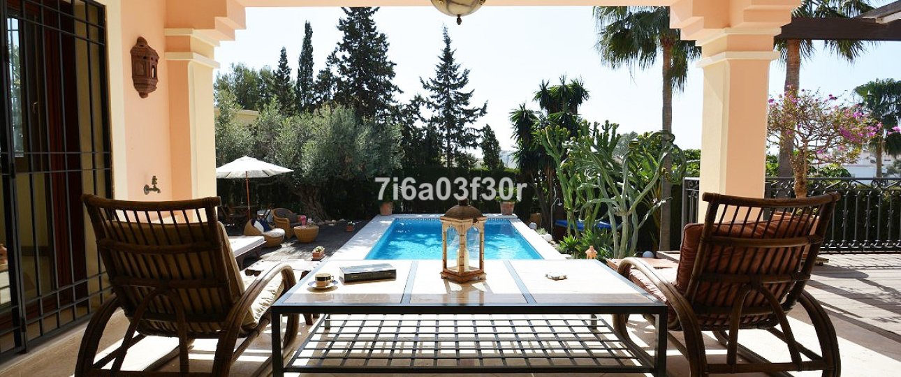 Resale - Villa - Marbella - Nueva Andalucía