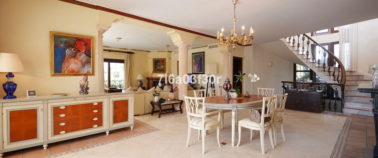 Resale - Villa - Marbella - Nueva Andalucía