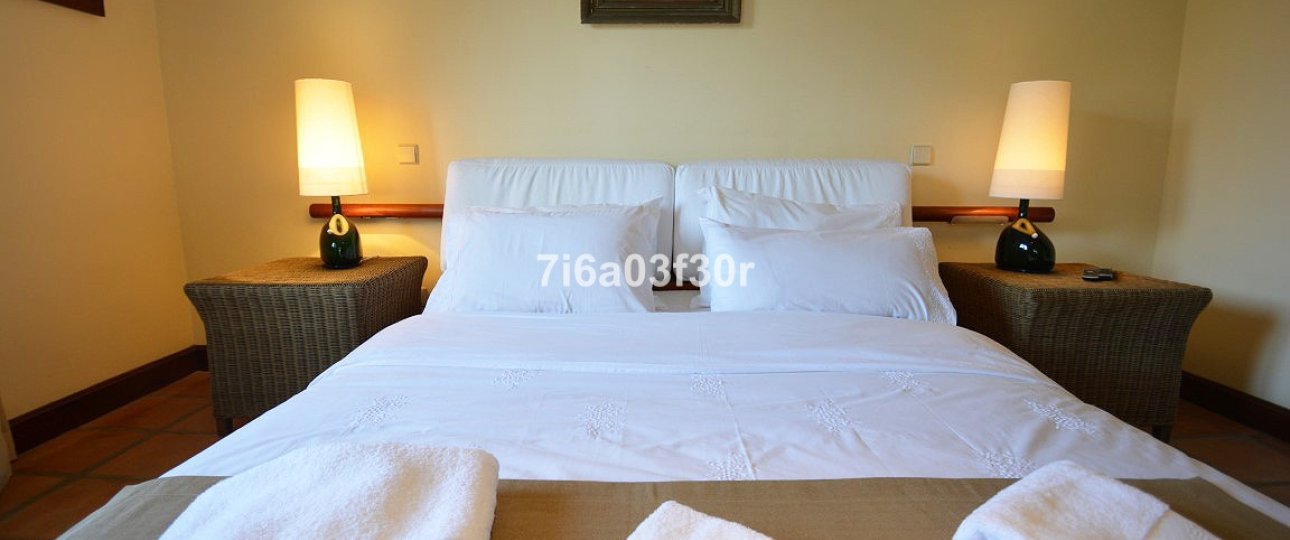 Resale - Villa - Marbella - Nueva Andalucía