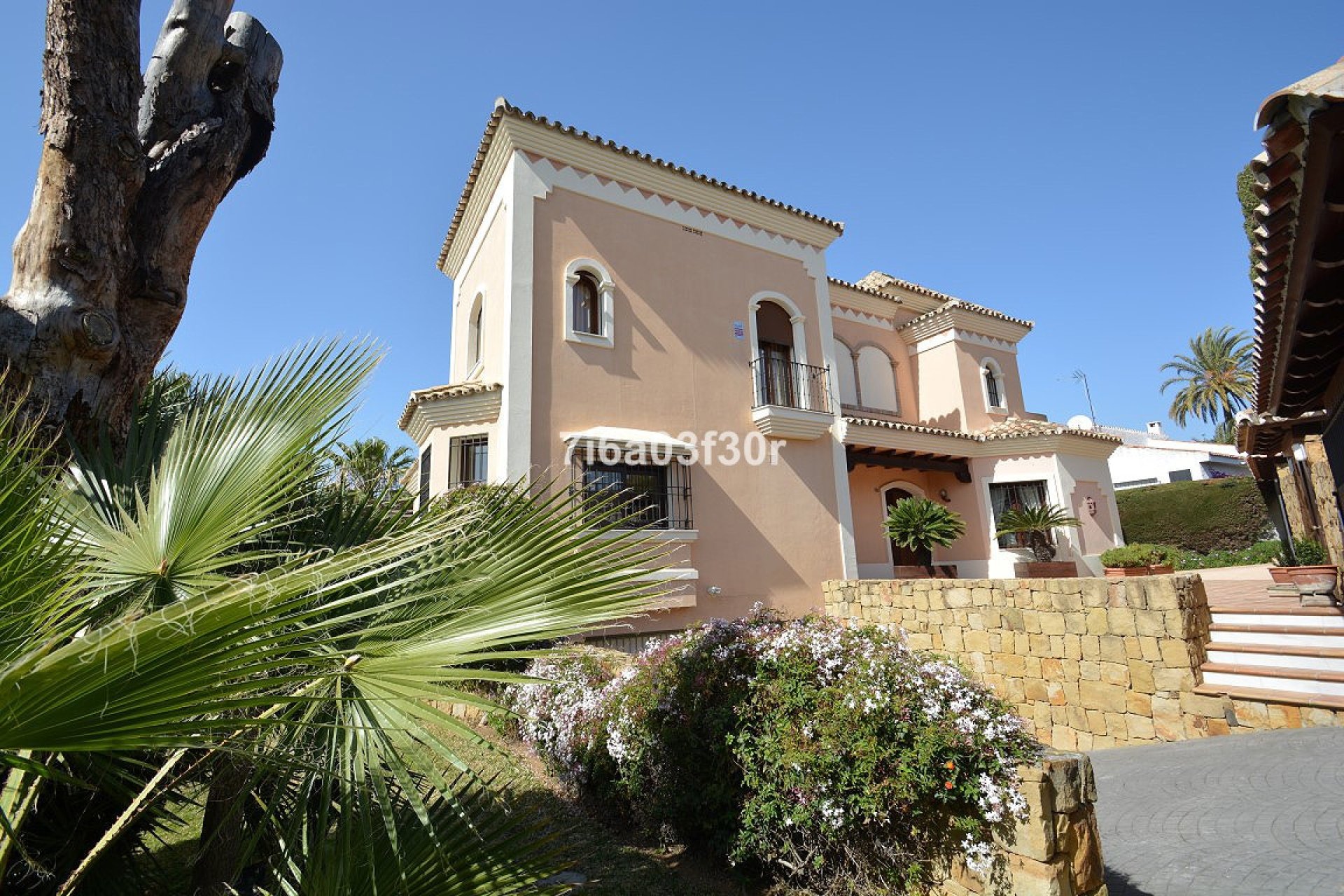 Resale - Villa - Marbella - Nueva Andalucía