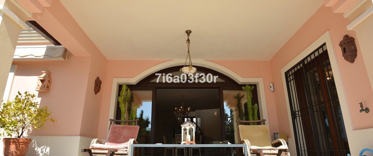 Resale - Villa - Marbella - Nueva Andalucía