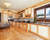 Resale - Villa - Marbella - Nueva Andalucía