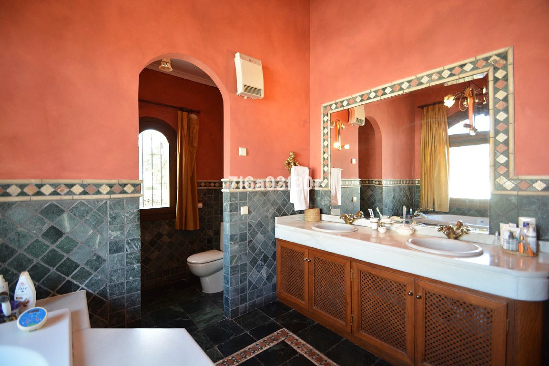 Resale - Villa - Marbella - Nueva Andalucía
