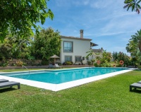 Resale - Villa - Marbella - Nueva Andalucía