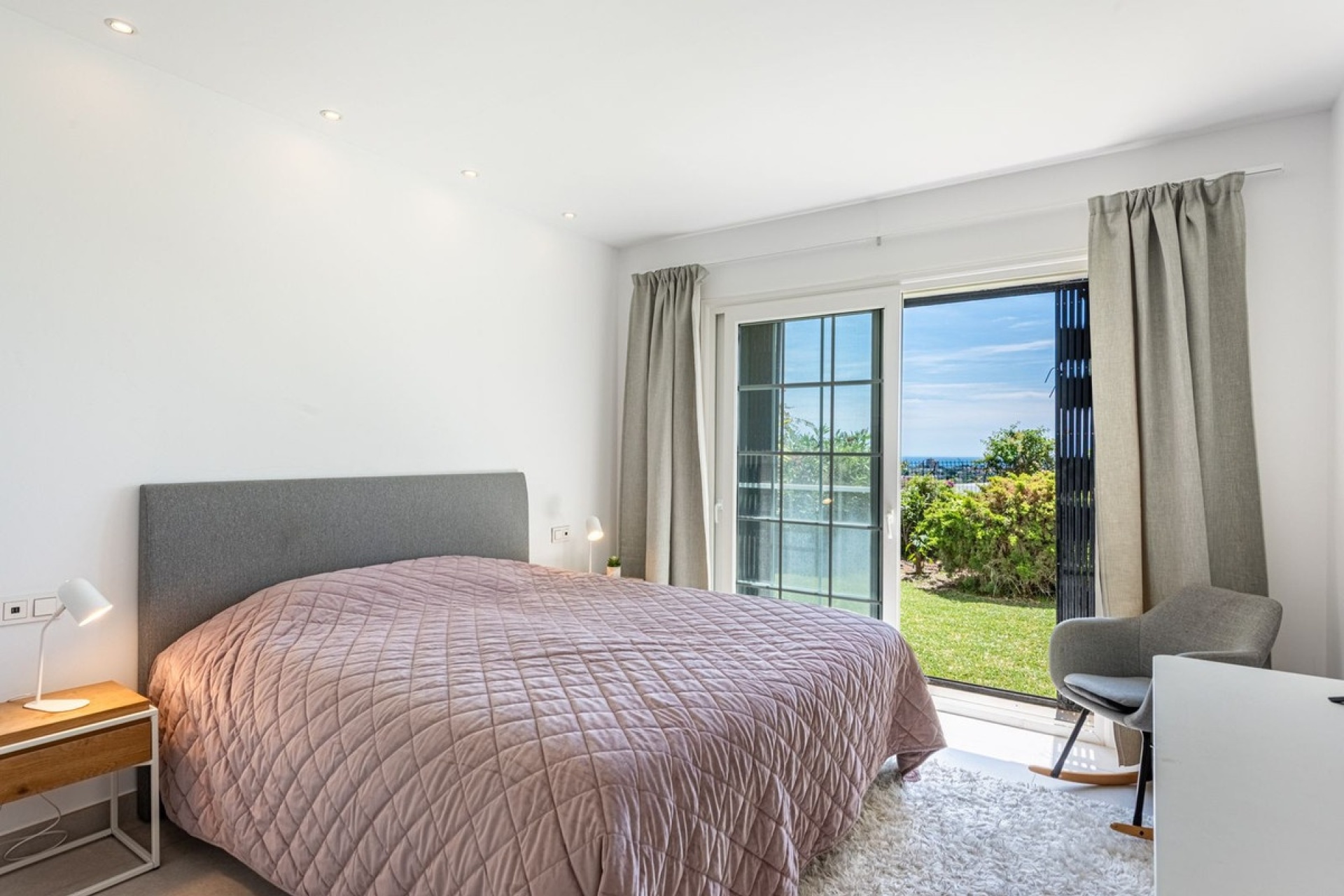 Resale - Villa - Marbella - Nueva Andalucía
