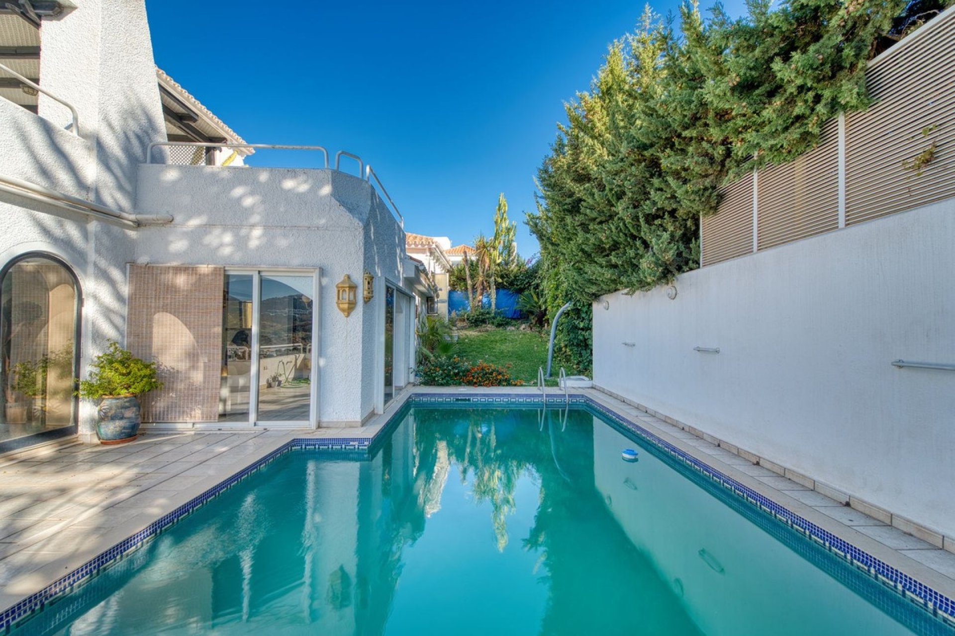 Resale - Villa - Marbella - Nueva Andalucía