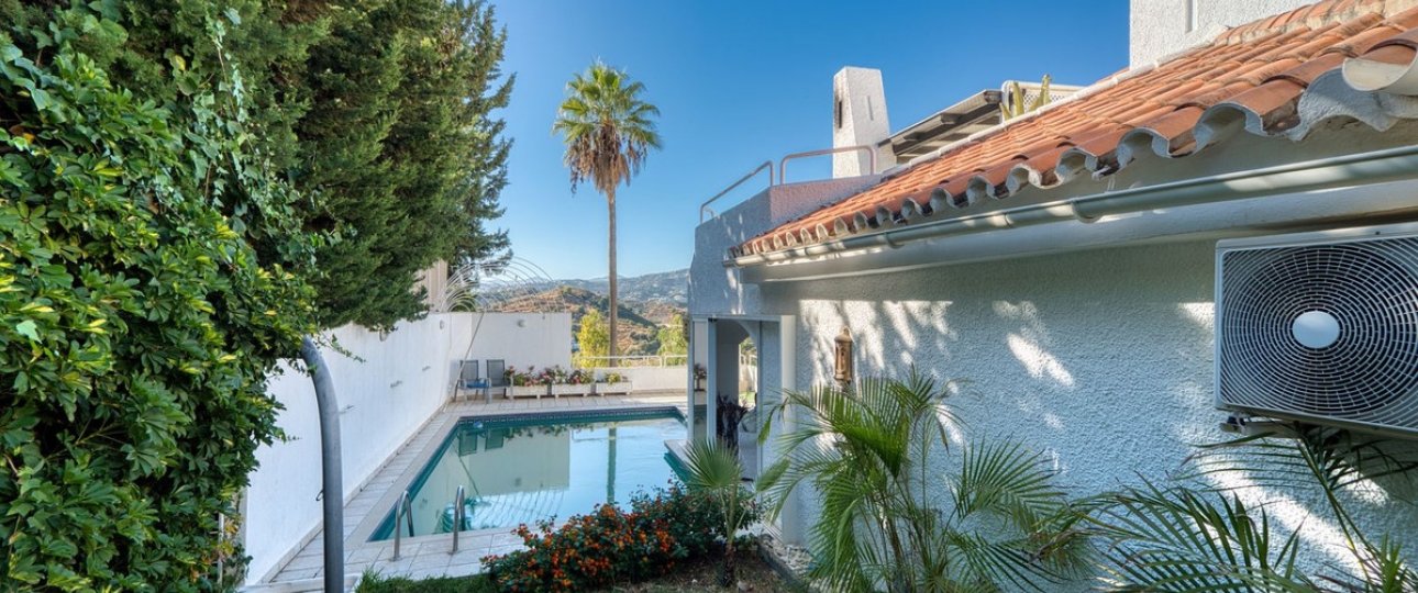 Resale - Villa - Marbella - Nueva Andalucía