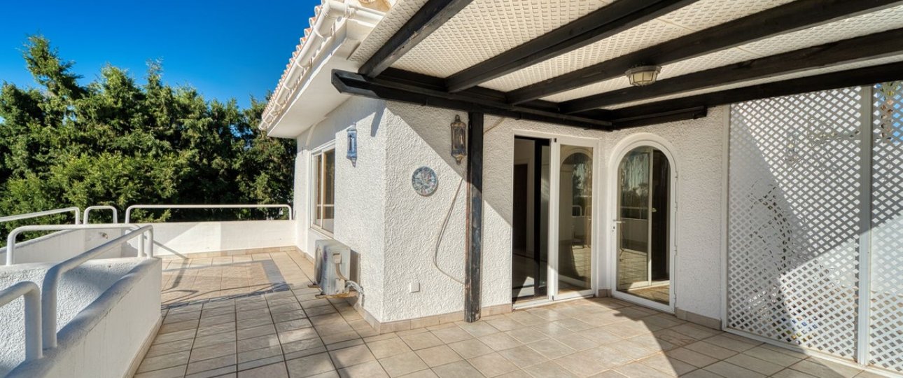 Resale - Villa - Marbella - Nueva Andalucía