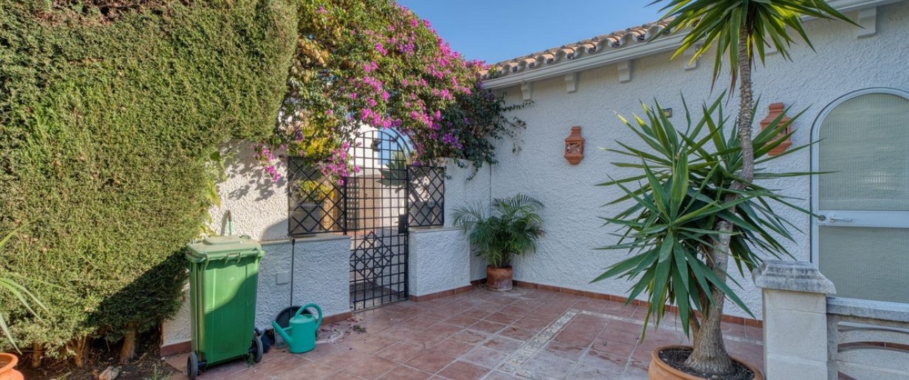 Resale - Villa - Marbella - Nueva Andalucía