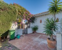 Resale - Villa - Marbella - Nueva Andalucía