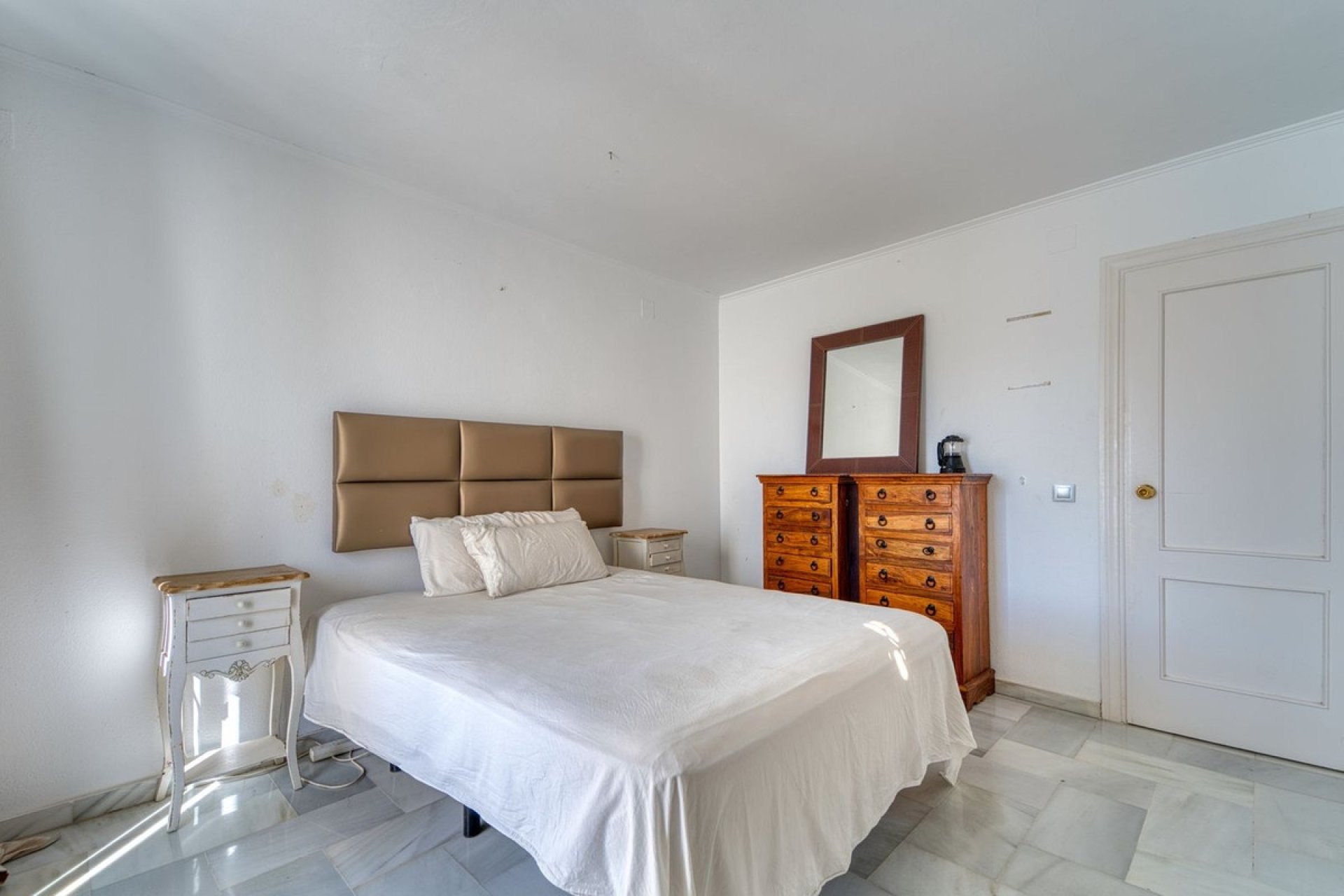 Resale - Villa - Marbella - Nueva Andalucía