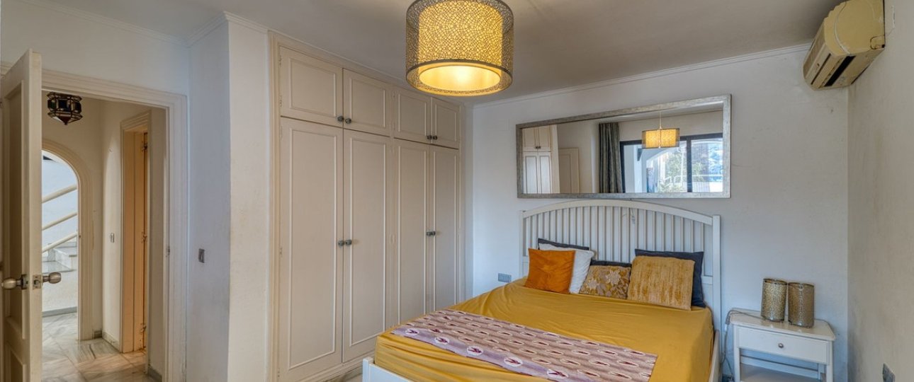 Resale - Villa - Marbella - Nueva Andalucía