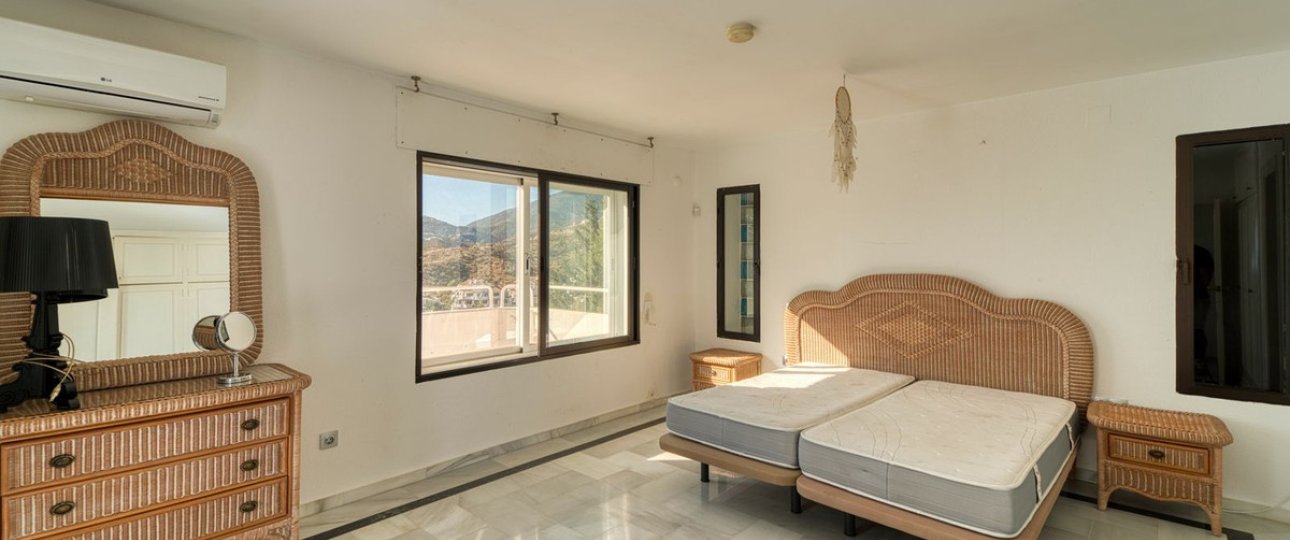 Resale - Villa - Marbella - Nueva Andalucía