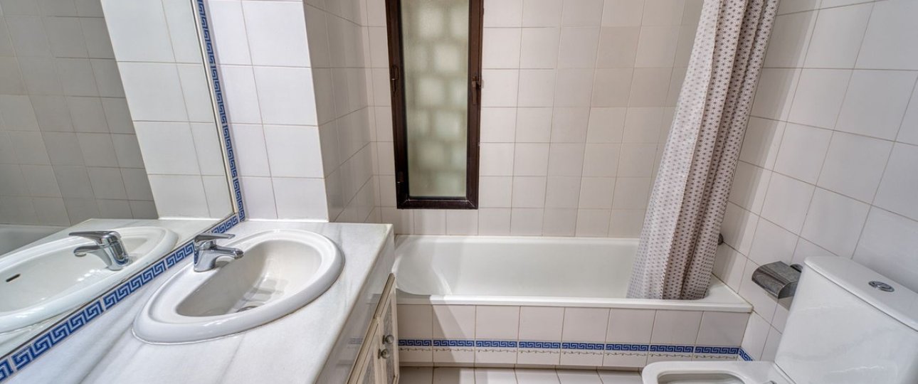 Resale - Villa - Marbella - Nueva Andalucía