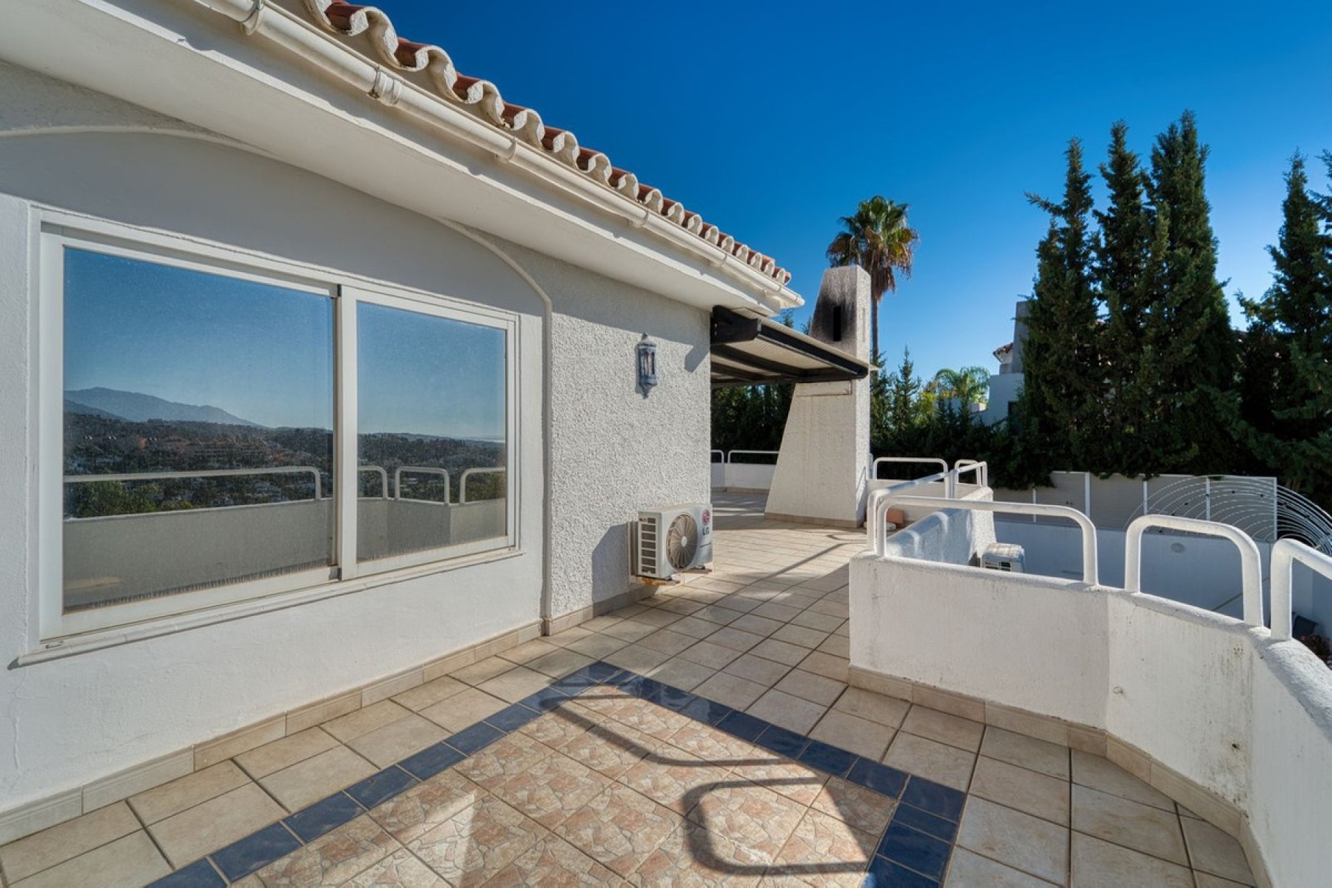 Resale - Villa - Marbella - Nueva Andalucía
