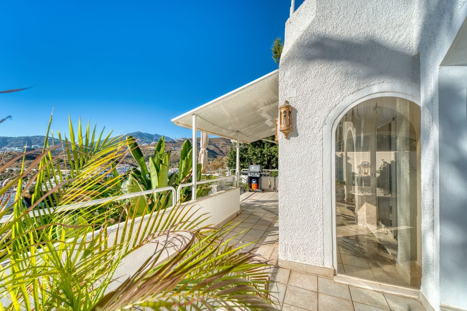 Resale - Villa - Marbella - Nueva Andalucía