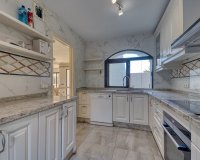 Resale - Villa - Marbella - Nueva Andalucía