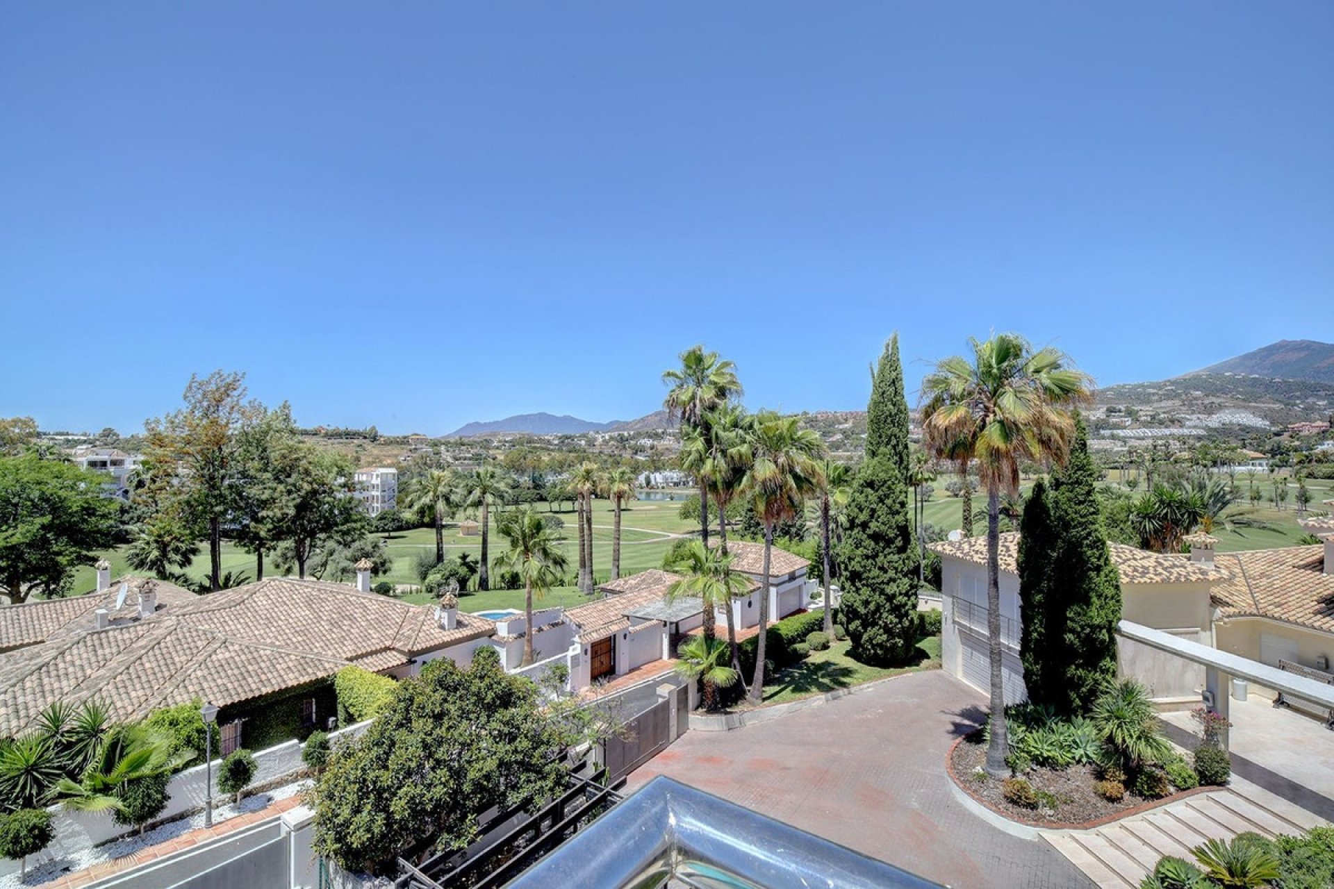 Resale - Villa - Marbella - Nueva Andalucía