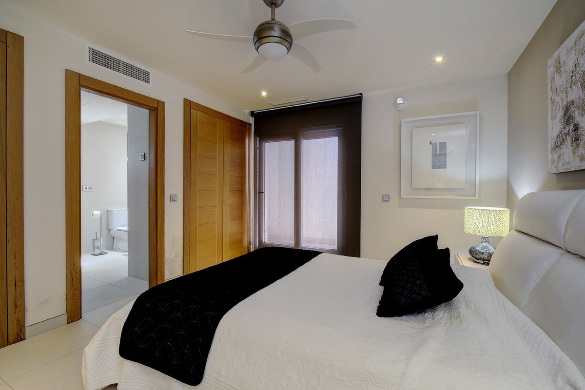 Resale - Villa - Marbella - Nueva Andalucía