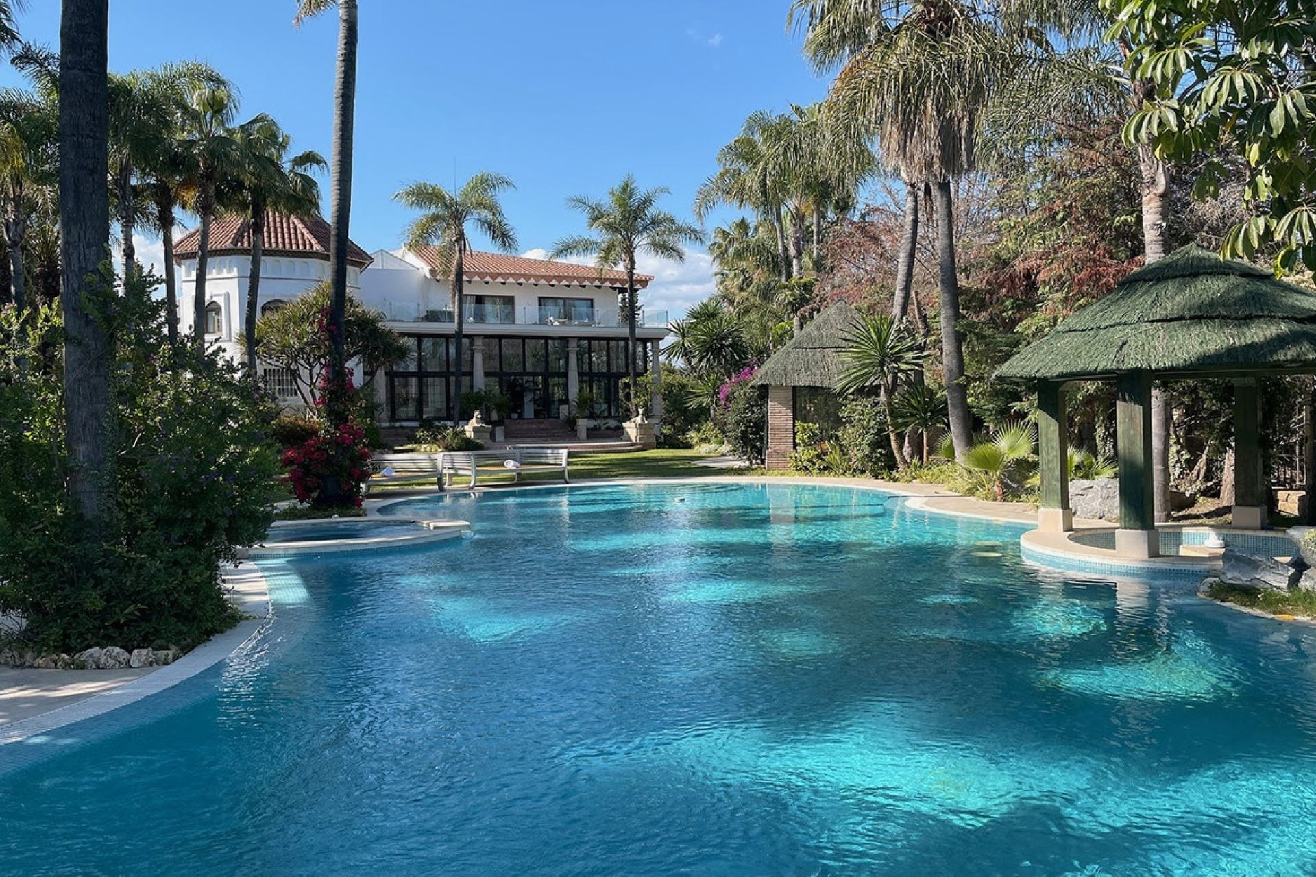 Resale - Villa - Marbella - Nueva Andalucía