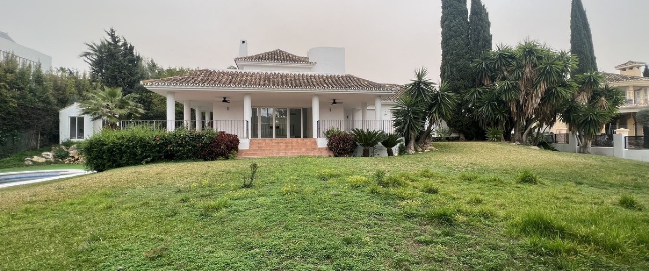 Resale - Villa - Marbella - Nueva Andalucía
