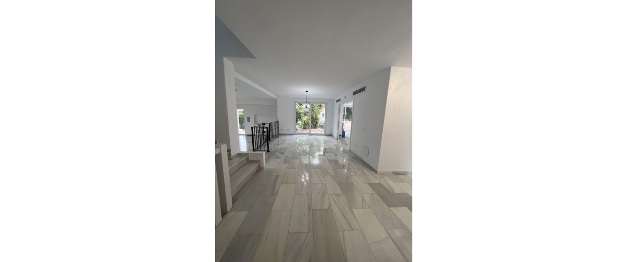 Resale - Villa - Marbella - Nueva Andalucía