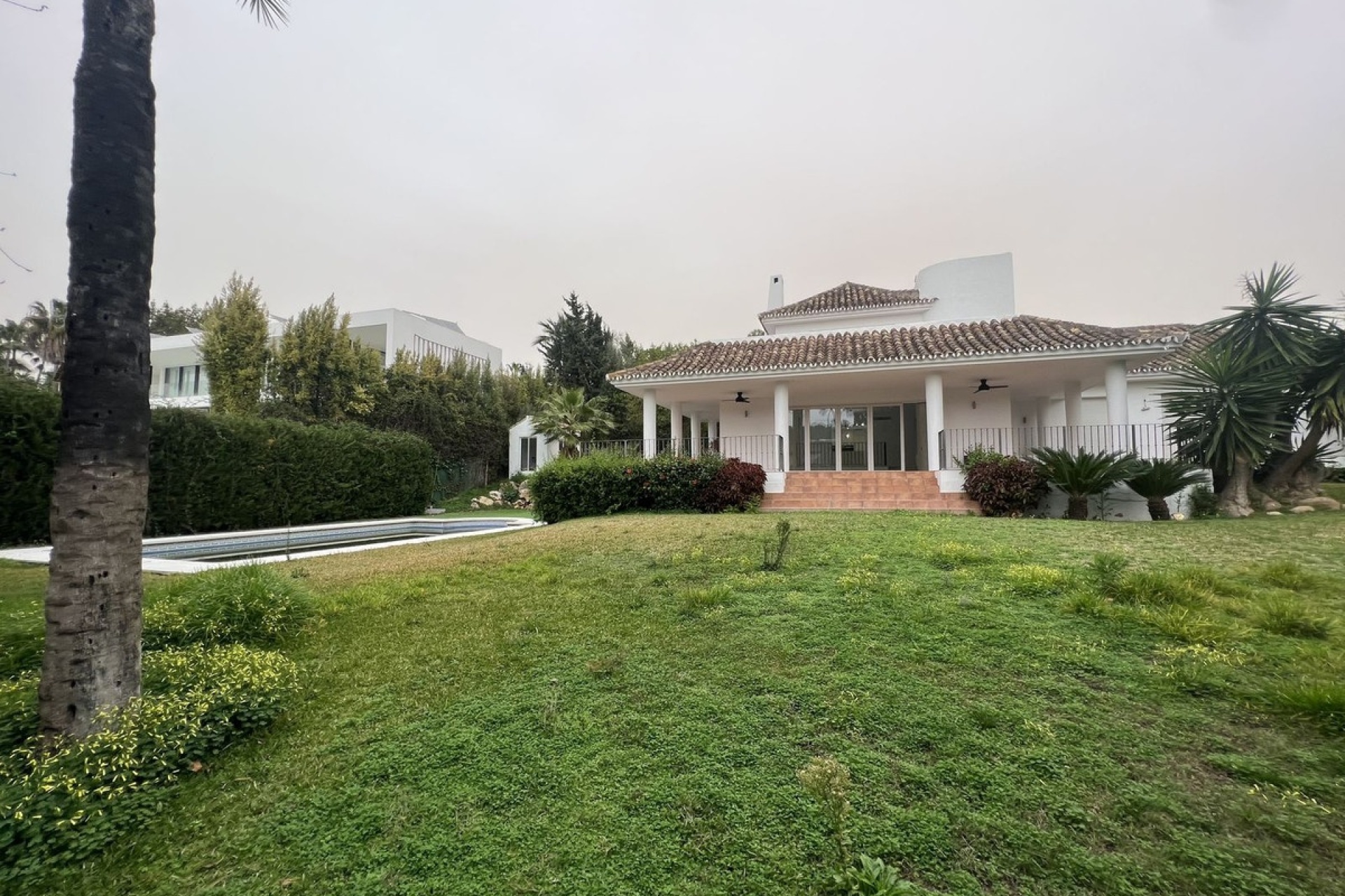 Resale - Villa - Marbella - Nueva Andalucía