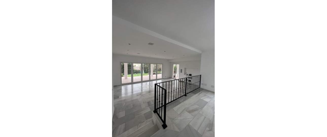 Resale - Villa - Marbella - Nueva Andalucía