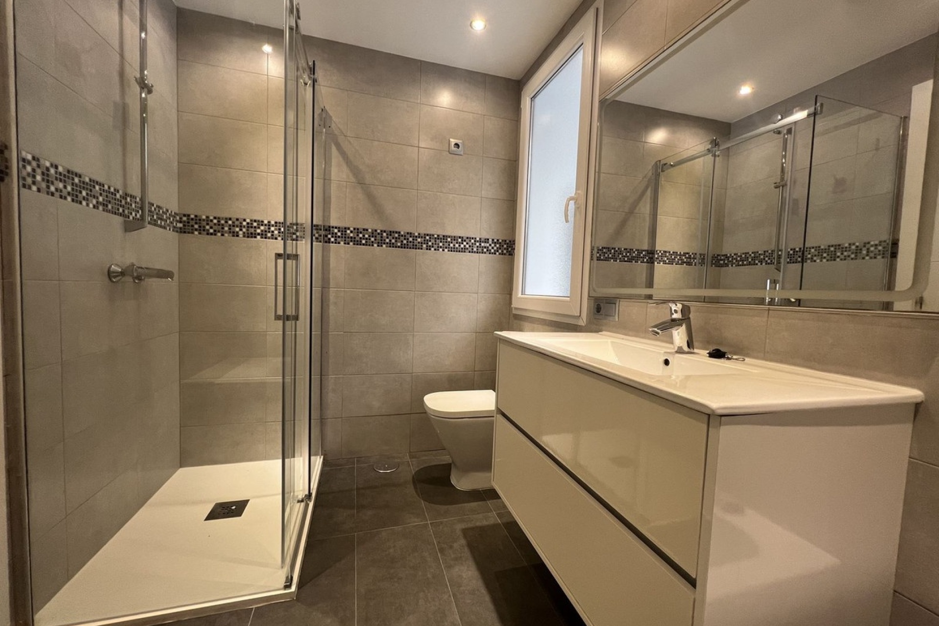 Resale - Villa - Marbella - Nueva Andalucía