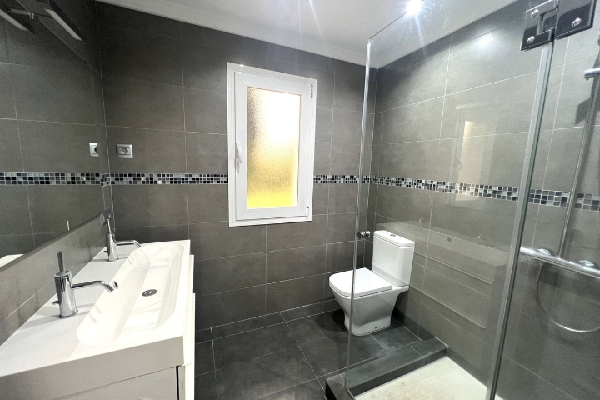 Resale - Villa - Marbella - Nueva Andalucía