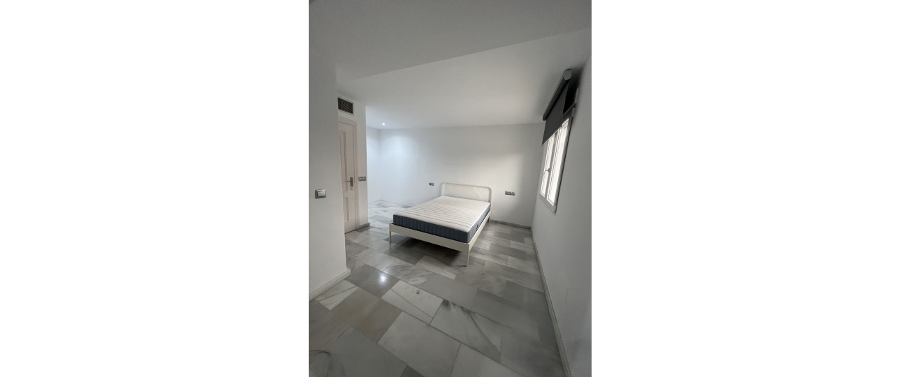 Resale - Villa - Marbella - Nueva Andalucía