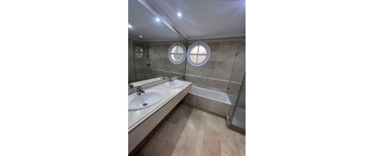 Resale - Villa - Marbella - Nueva Andalucía