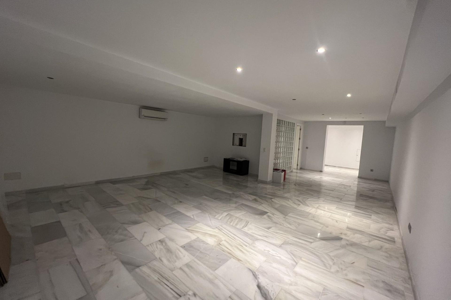 Resale - Villa - Marbella - Nueva Andalucía