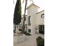 Resale - Villa - Marbella - Nueva Andalucía