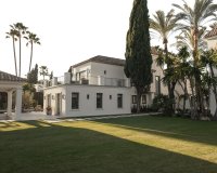 Resale - Villa - Marbella - Nueva Andalucía