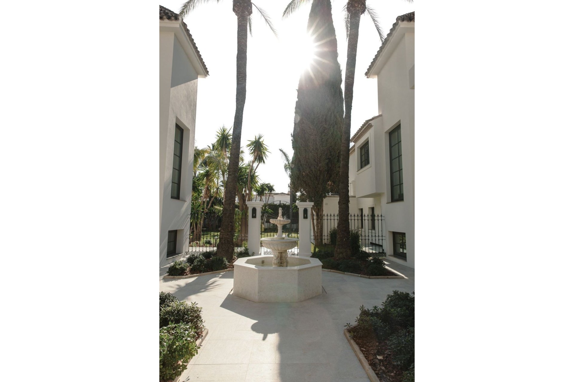 Resale - Villa - Marbella - Nueva Andalucía