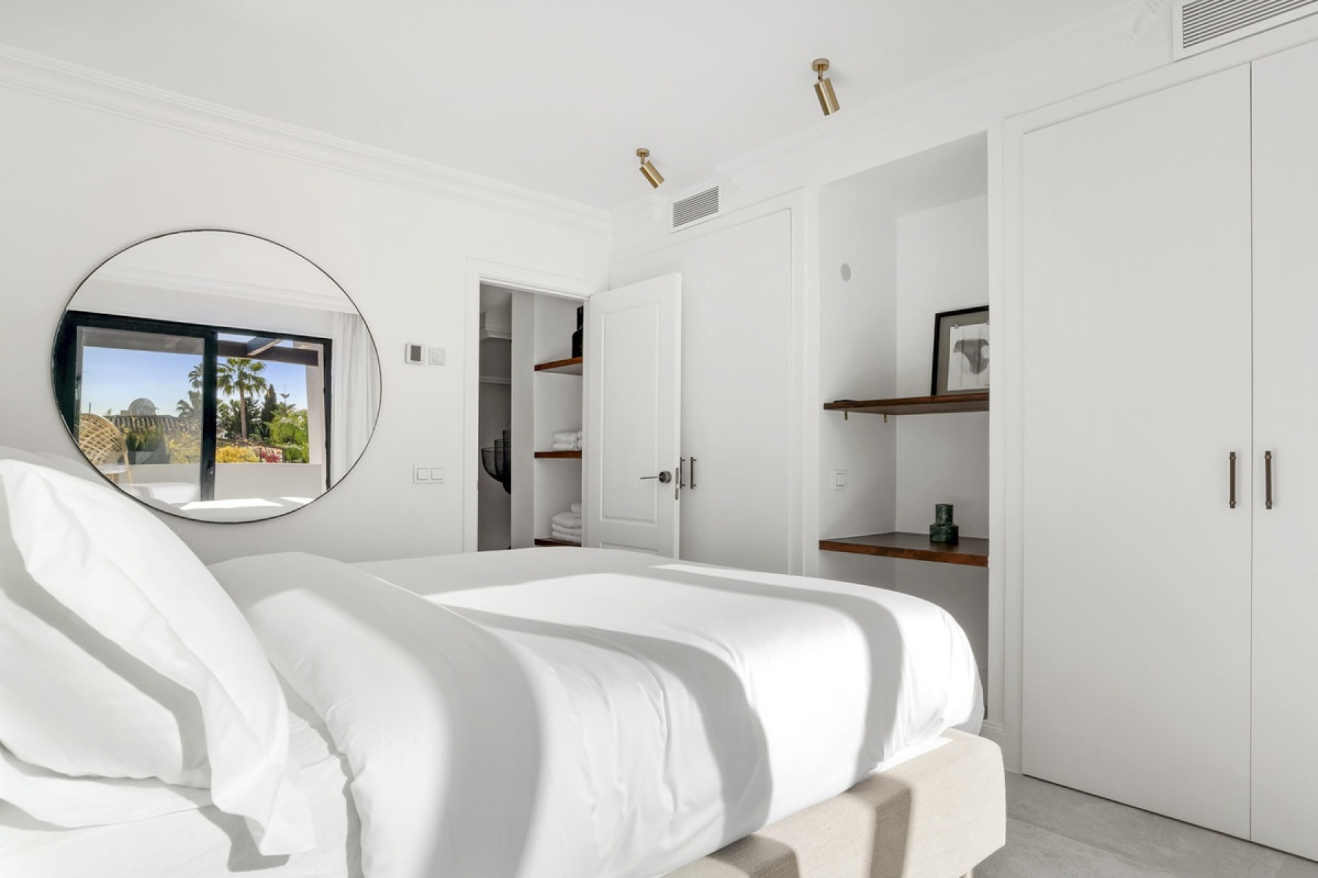 Resale - Villa - Marbella - Nueva Andalucía