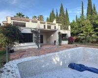 Resale - Villa - Marbella - Nueva Andalucía