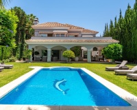 Resale - Villa - Marbella - Nueva Andalucía