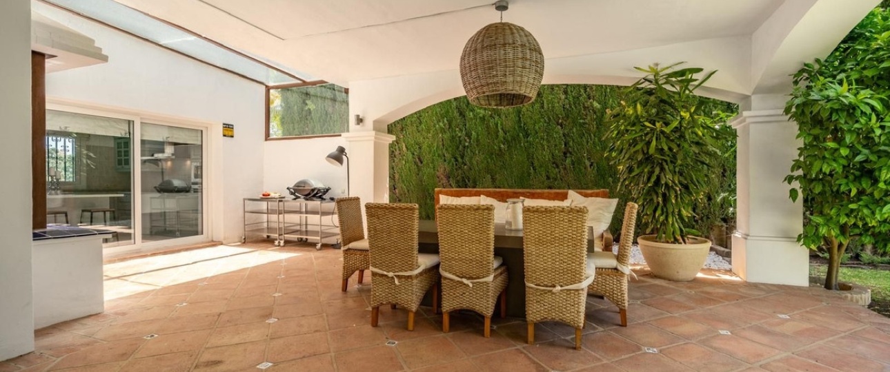 Resale - Villa - Marbella - Nueva Andalucía