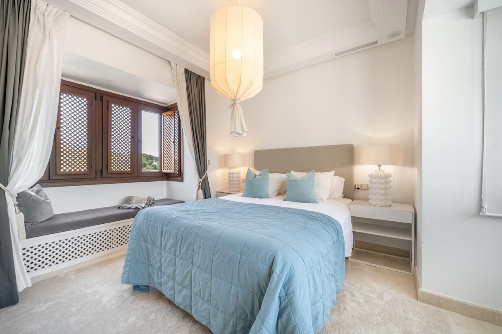 Resale - Villa - Marbella - Nueva Andalucía