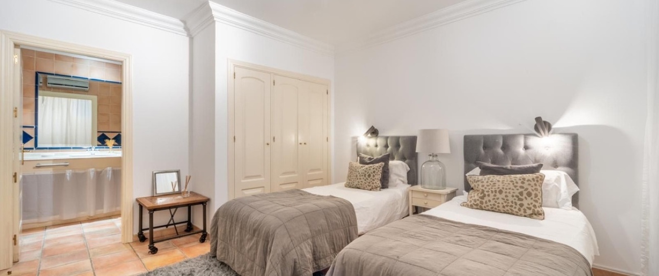 Resale - Villa - Marbella - Nueva Andalucía