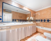 Resale - Villa - Marbella - Nueva Andalucía
